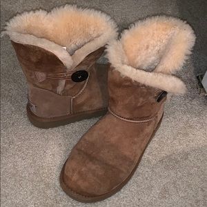 Bailey button uggs